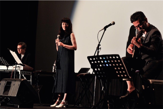 原田知世、デビュー35周年記念盤『音楽と私』の発売記念イベントを新宿の映画館で開催！