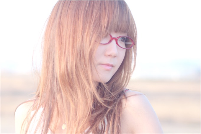 奥華子、9月発売のニューシングル『思い出になれ／愛という宝物』追加収録曲を発表！今夜ラジオにて新曲初オンエア！