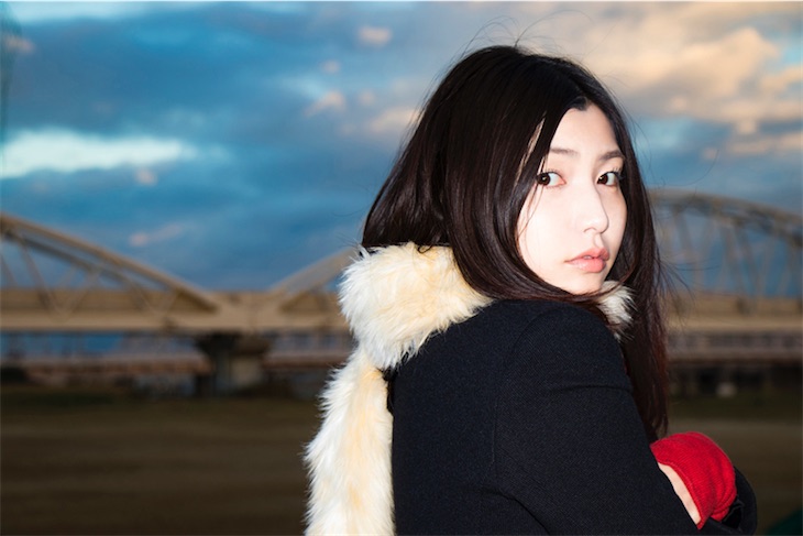 植田真梨恵、自身が救われるために書いた曲「FAR」のショートMV公開！