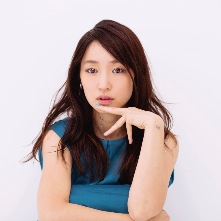 安藤裕子、次作アルバムは「頂き物」！スキマスイッチらの似顔絵も公開！