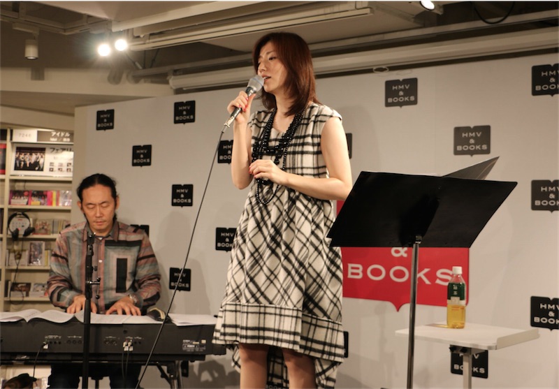 柴田淳、ベスト盤発売記念イベントがHMV＆BOOKS TOKYOで行われ大盛況にて終了！