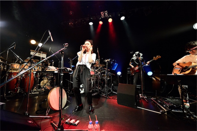 NakamuraEmi、初のワンマンツアーファイナルで新曲含む16曲を超満員の観客に向けて熱唱！ 7月7日にMotion Blue Yokohama「七夕はここで。～2016」の開催を発表！
