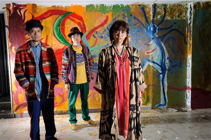 椎名林檎とコラボシングルをリリースした松崎ナオの新ユニット鹿の一族、1stアルバムが完成！