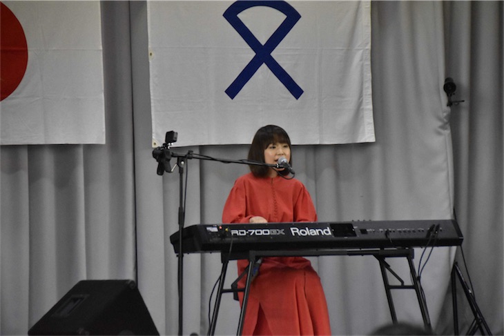 川嶋あい、島根県の中学校閉校式で400名を前にサプライズライブを開催！CDTVスペシャルにて放送も決定！