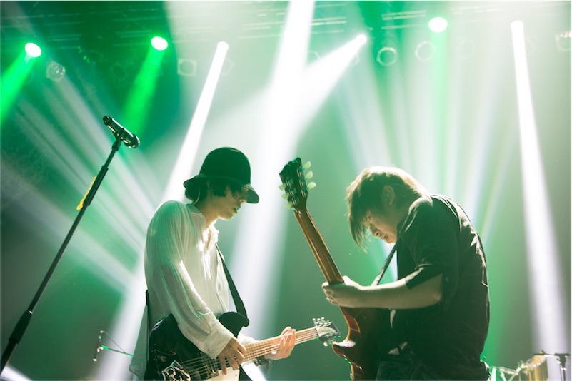 RADWIMPS、対バンツアー「RADWIMPSの胎盤」第七夜！クリープハイプとのガチンコ！