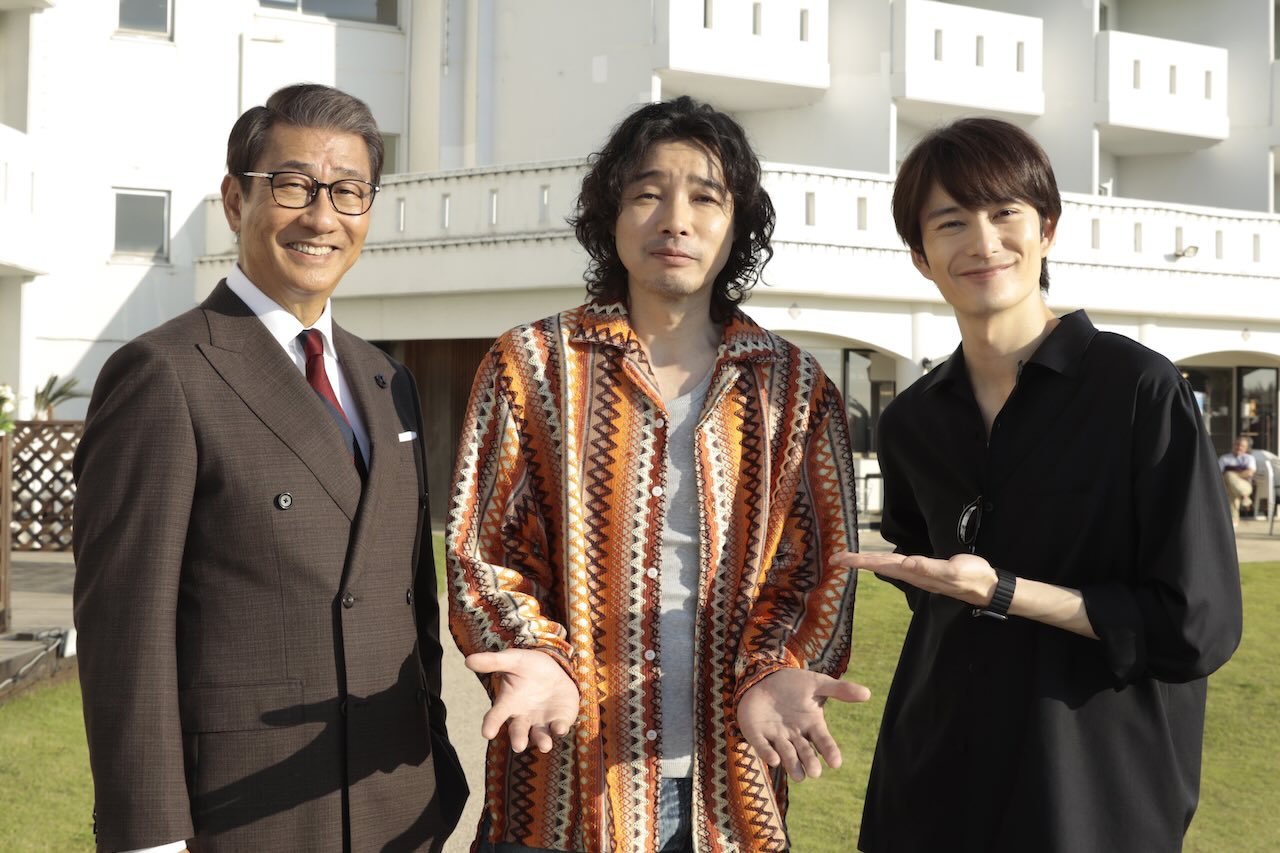 斉藤和義、ドラマ『ザ・トラベルナース』最終回にドラマ初出演！ラストシーン「泣くなグローリームーン」サプライズ披露！