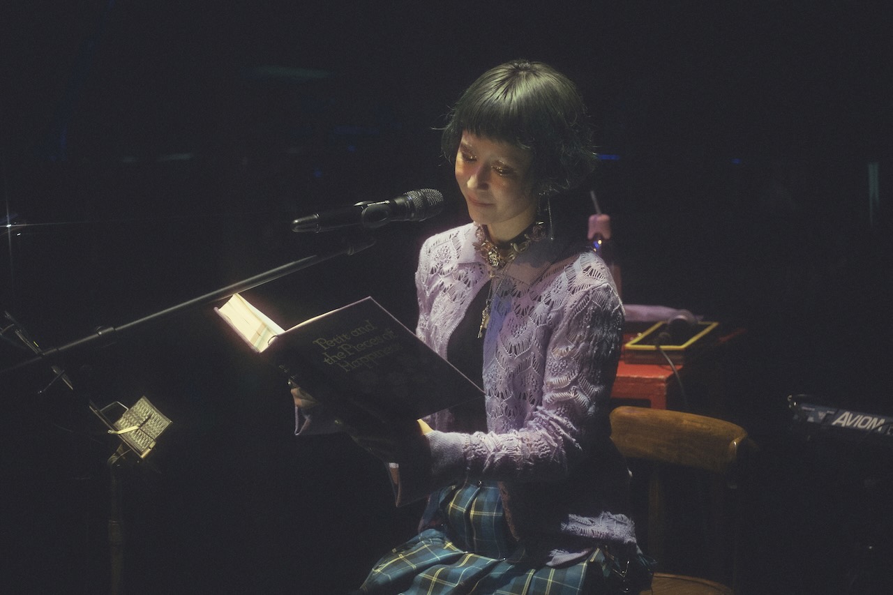 木村カエラ、新たな挑戦となる"朗読と音楽"を融合したビルボードライブツアー大盛況で終演！
