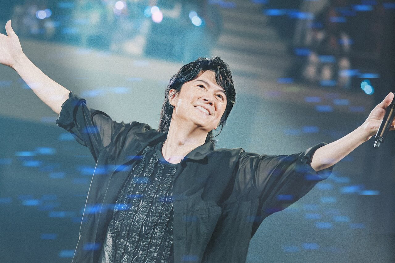 福山雅治、武道館公演でオリジナルアルバム『超新星』のジャケットデザインを初公開！