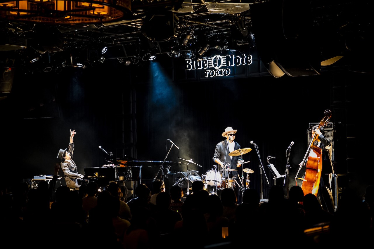H ZETTRIO、新年の幕開けを告げる"2つの時間軸" 会場を包んだ多様な熱量そして次へ_____2/27、5/5は"別の顔"