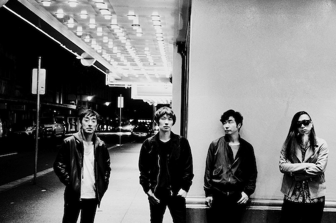 スピッツ、話題のニューアルバムタイトル曲「醒めない」MV、本日より公開！