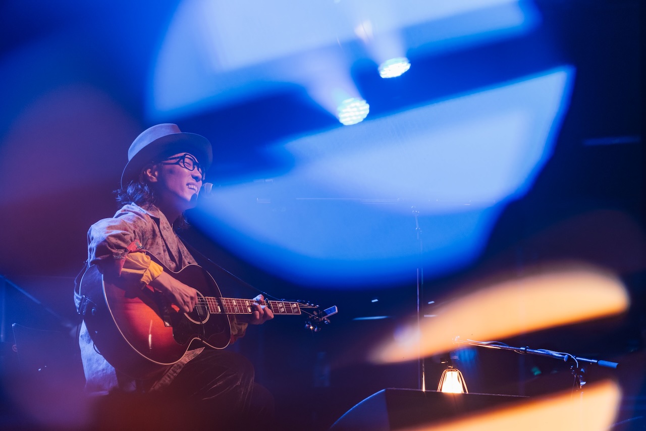 ハナレグミ「THE MOMENT 2026」追加公演、スペシャルゲスト内田也哉子＆中納良恵と共に大歓声に包まれ終了！