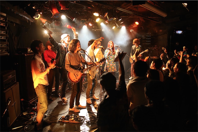 松尾レミ（GLIM SPANKY）、ブラインドサッカー国際親善試合で初の国歌独唱＆『Virgin Rocks』大盛況のうちに終了！