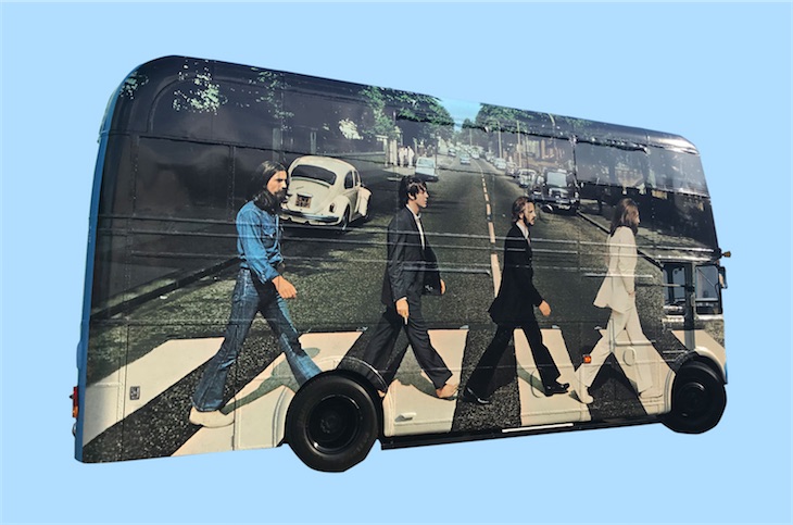 ザ・ビートルズ、「アビイ・ロード」リリースから50年を記念して明日よりアドバスが都内を走行！