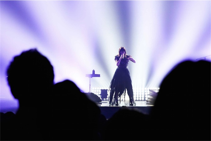 Aimer、大盛況の東京国際フォーラムホールAでAcoustic Live Tour 2017の開催発表！