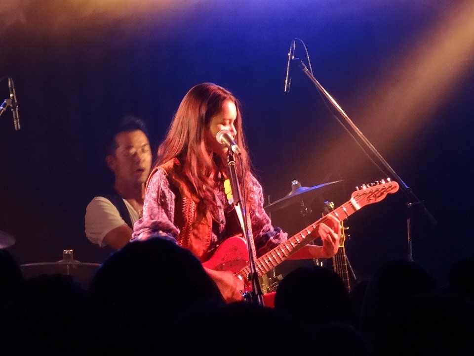 Anly、ビッケブランカの「Natural Woman TOUR」ファイナル東京公演でRock！