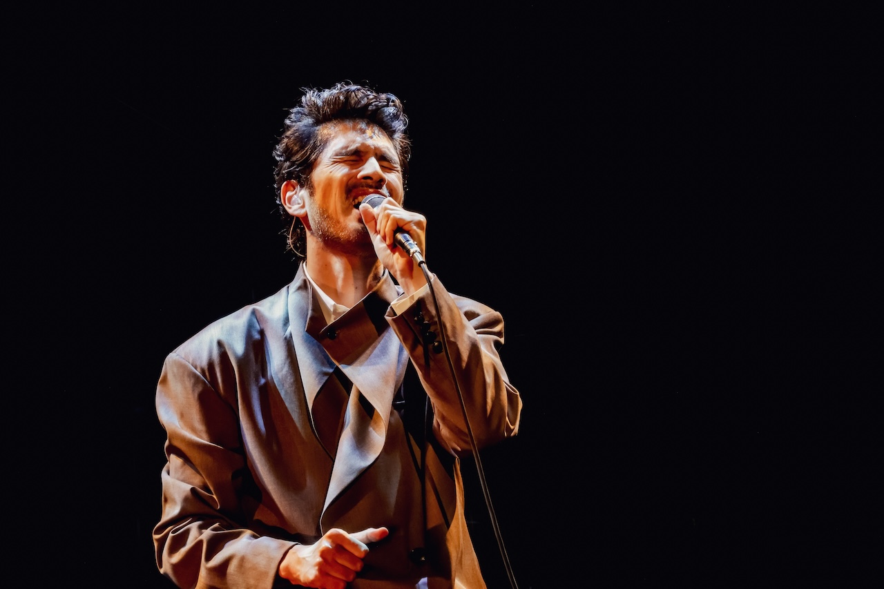 平井 堅、最新ツアー「Ken's Bar」から東京公演をWOWOWで放送＆配信！4カ月連続で特集！