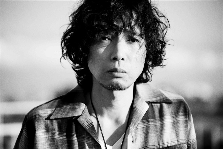 斉藤和義、25年の集大成となるアニバーサリーツアーを網羅したライブ作品のトレーラー映像を公開！
