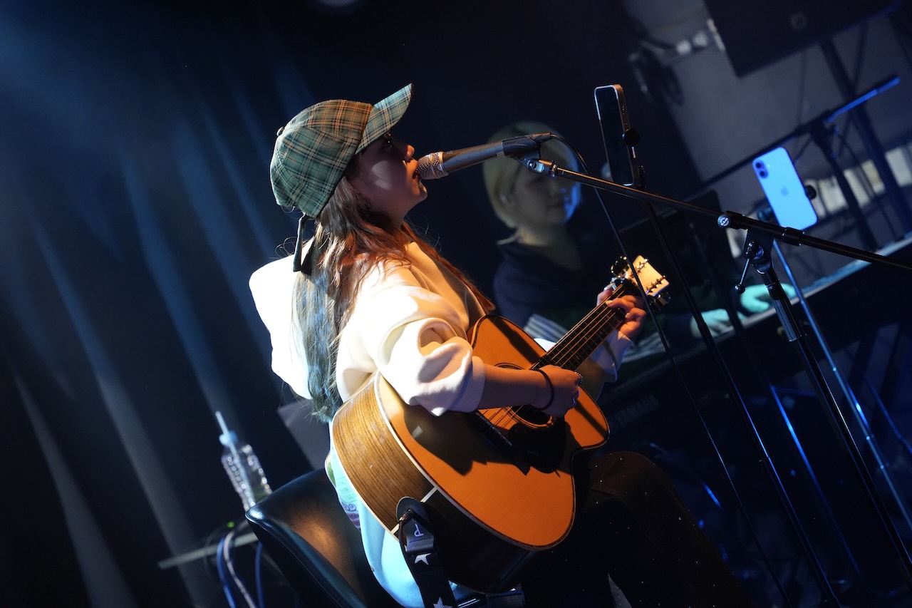 丸山純奈、新曲「ラムネ」をライブで披露！ライブスチールとレポートも到着！