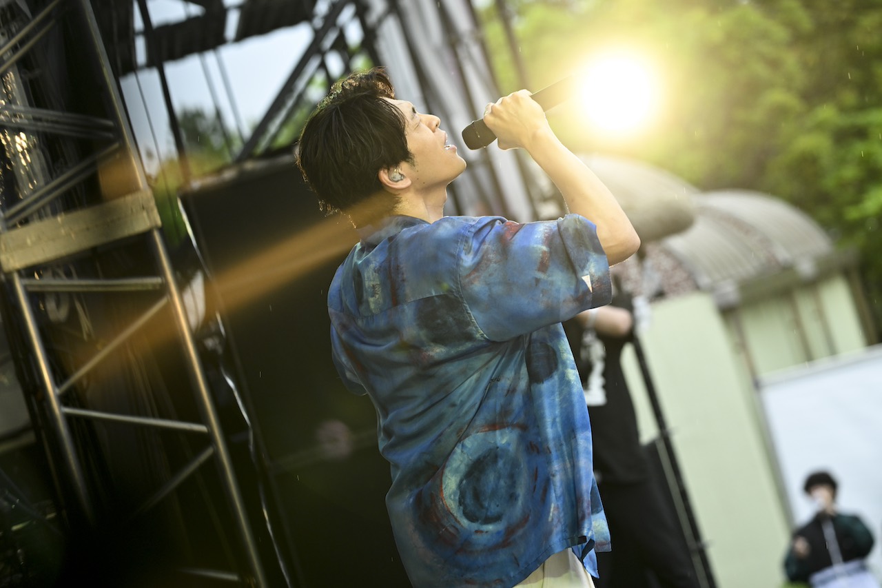 松下洸平「KOUHEI MATSUSHITA LIVE TOUR 2024 〜R&ME〜」ジャケット写真＆特典絵柄公開！