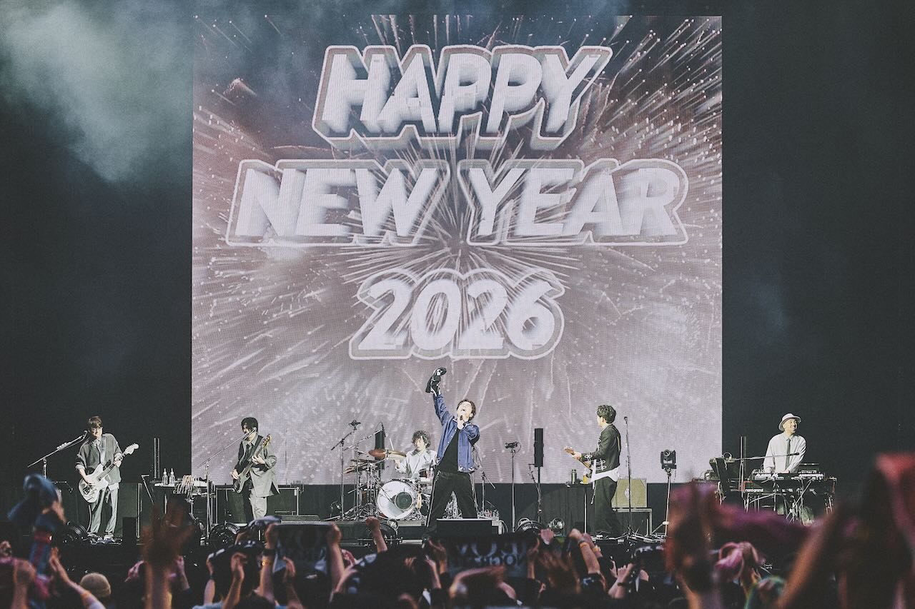 ポルノグラフィティ、7年ぶりのカウントダウンライヴ『みなとみらいロマンスポルノ'25 〜THE OVEЯ〜』完遂！最新曲「はみだし御免」も披露！