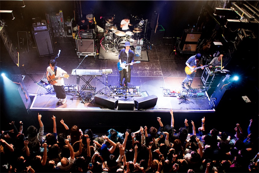 RADWIMPS、初のヨーロッパツアーレポート＆ライブ写真到着！