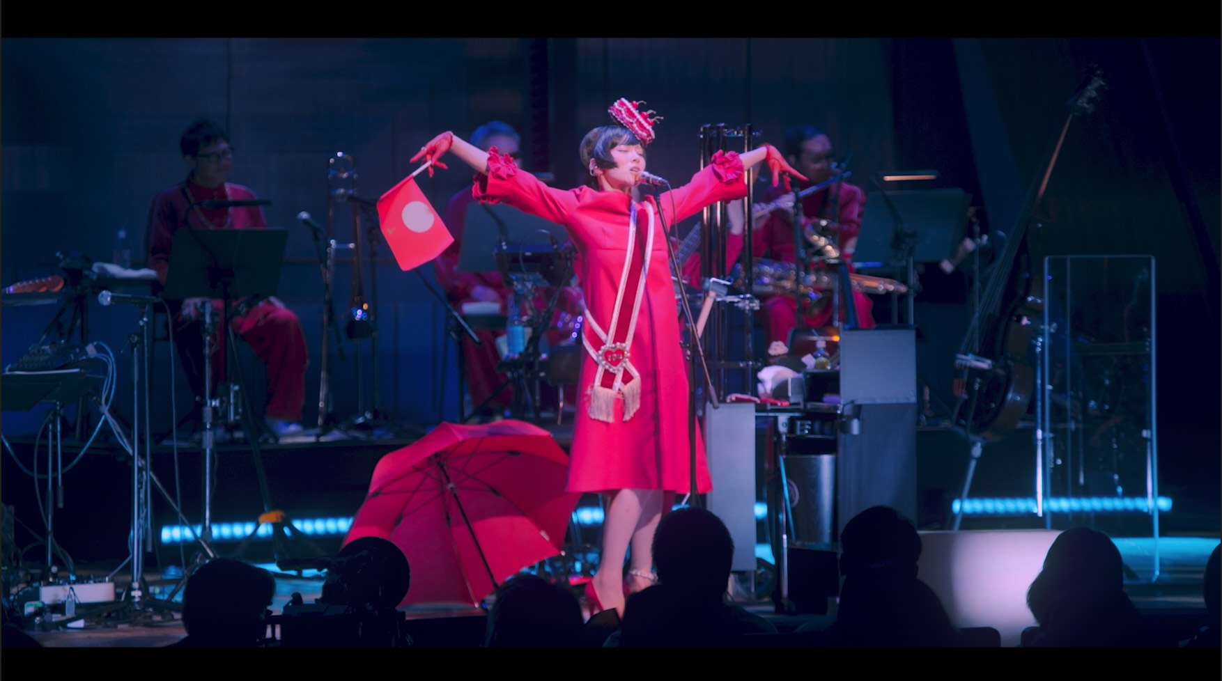 椎名林檎、ライブBD/DVD本日発売！from 党大会令和巡回LiveClip3タイトル公開！新宿ユニカビジョン特集放映中！