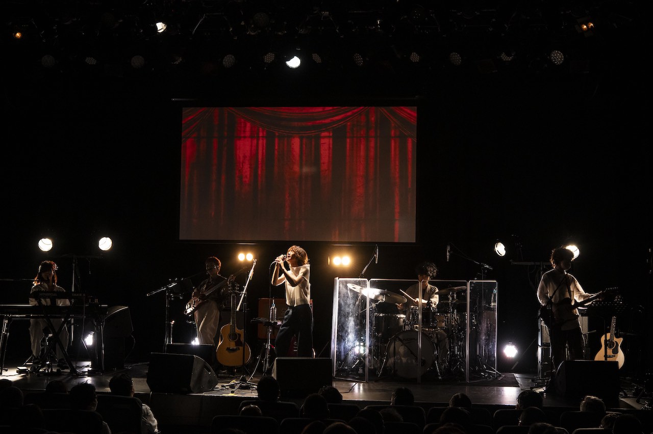 新山詩織、デビュー10周年記念アルバム発売記念ライブ大盛況で終了！10月にアコースティックツアーも決定！