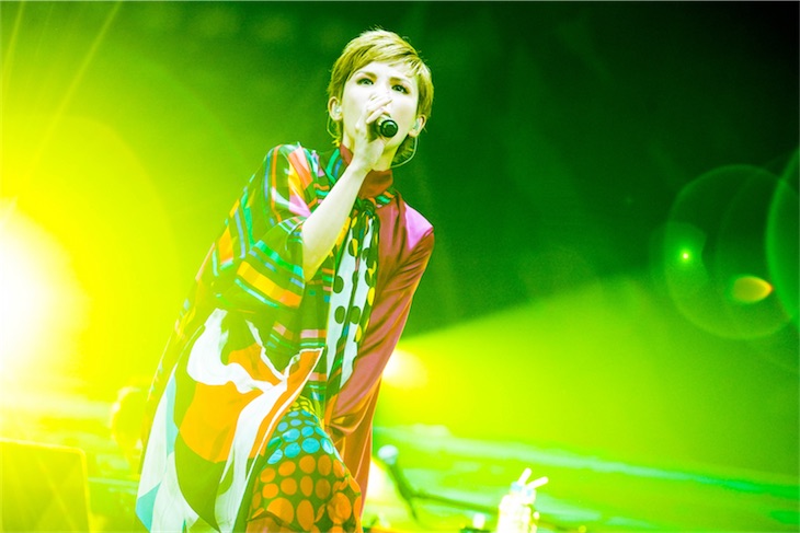 Superfly アリーナツアーがスタート 大阪城ホールで2日間の熱演 ポップシーン 音楽を中心としたカルチャー情報を発信するウェブジン