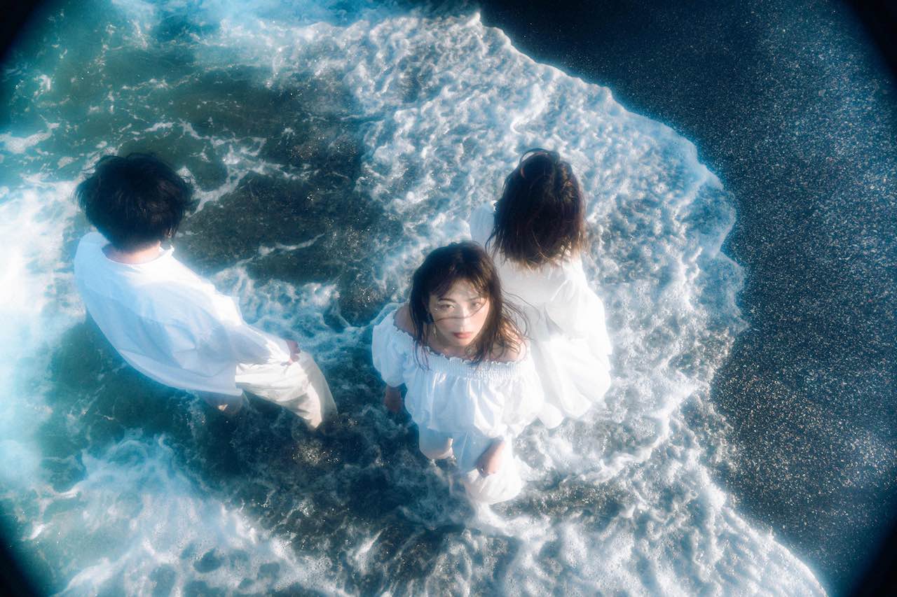 マルチクリエイティブユニットtonari no Hanako、"夏の儚い恋を花火に例えた切ないラブソング"の新曲MV公開！